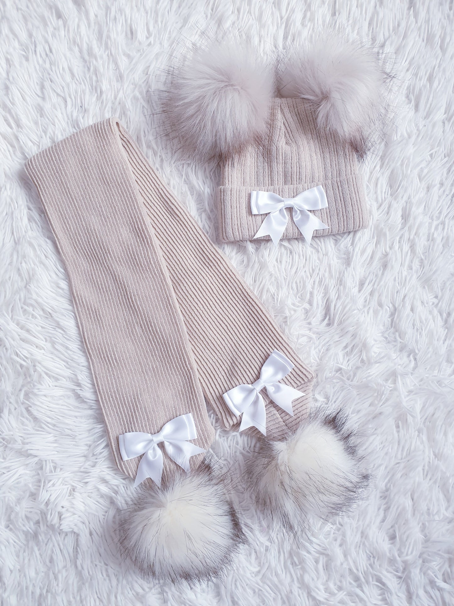 Beige Hat & Scarf Set with White Bows