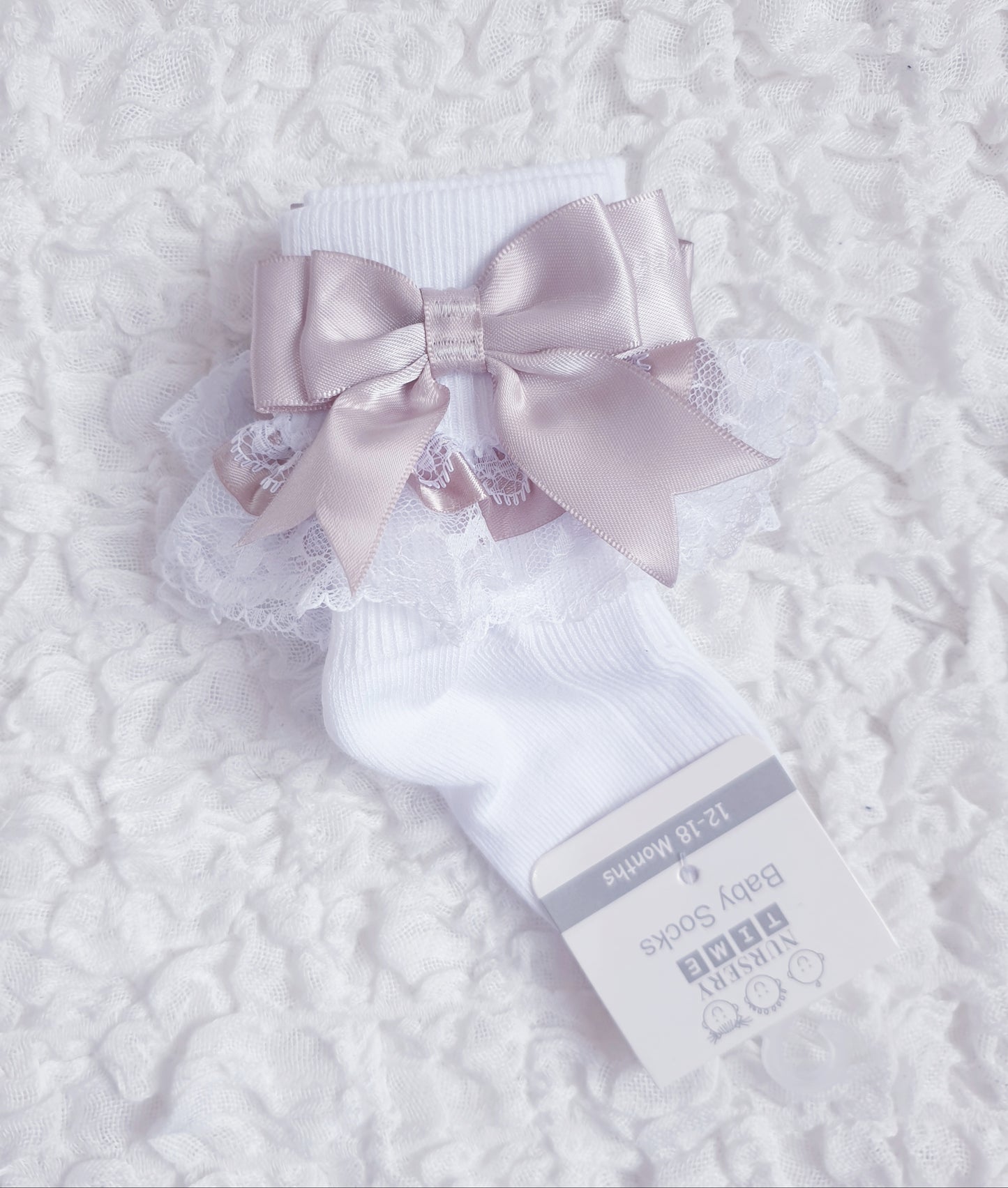 Frilly Ankle Bow Socks