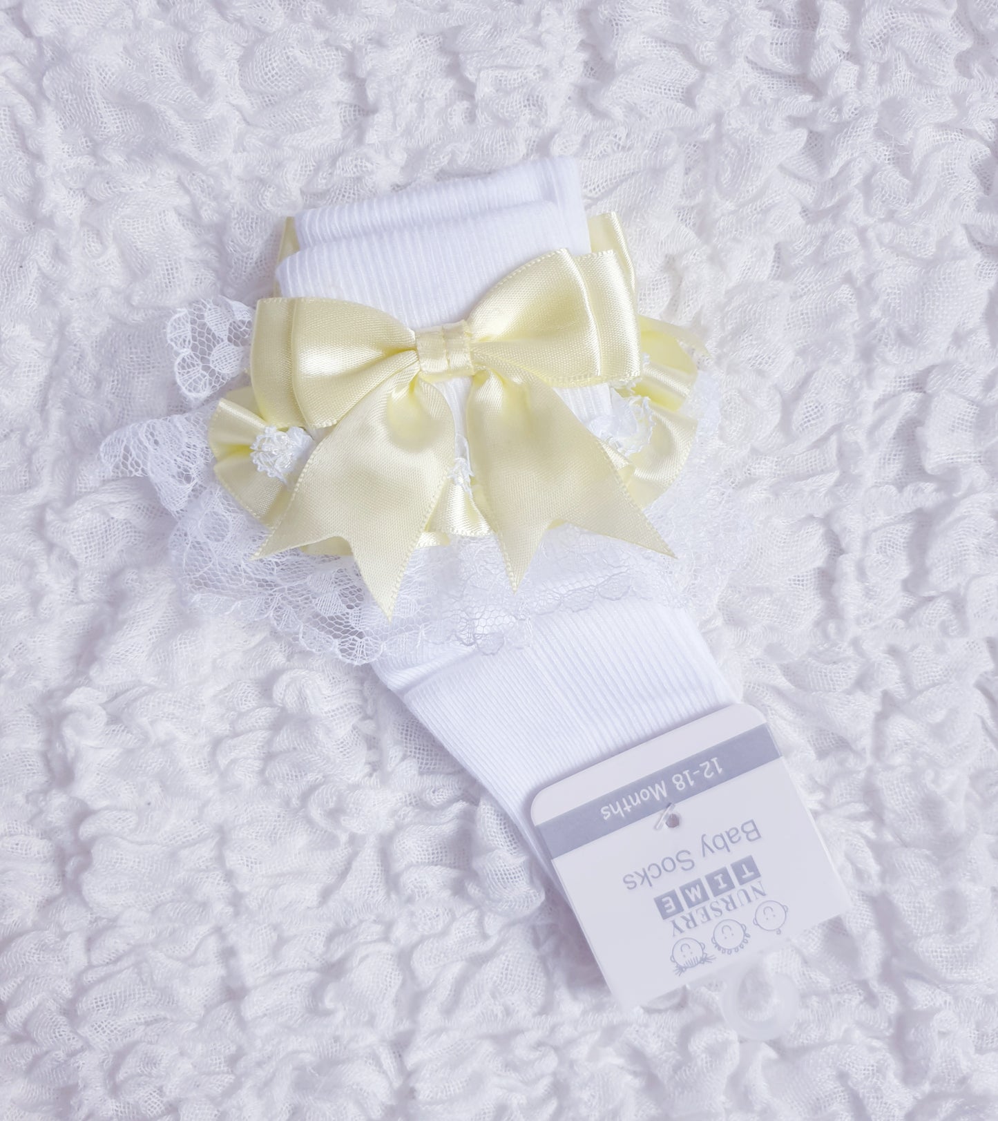 Frilly Ankle Bow Socks