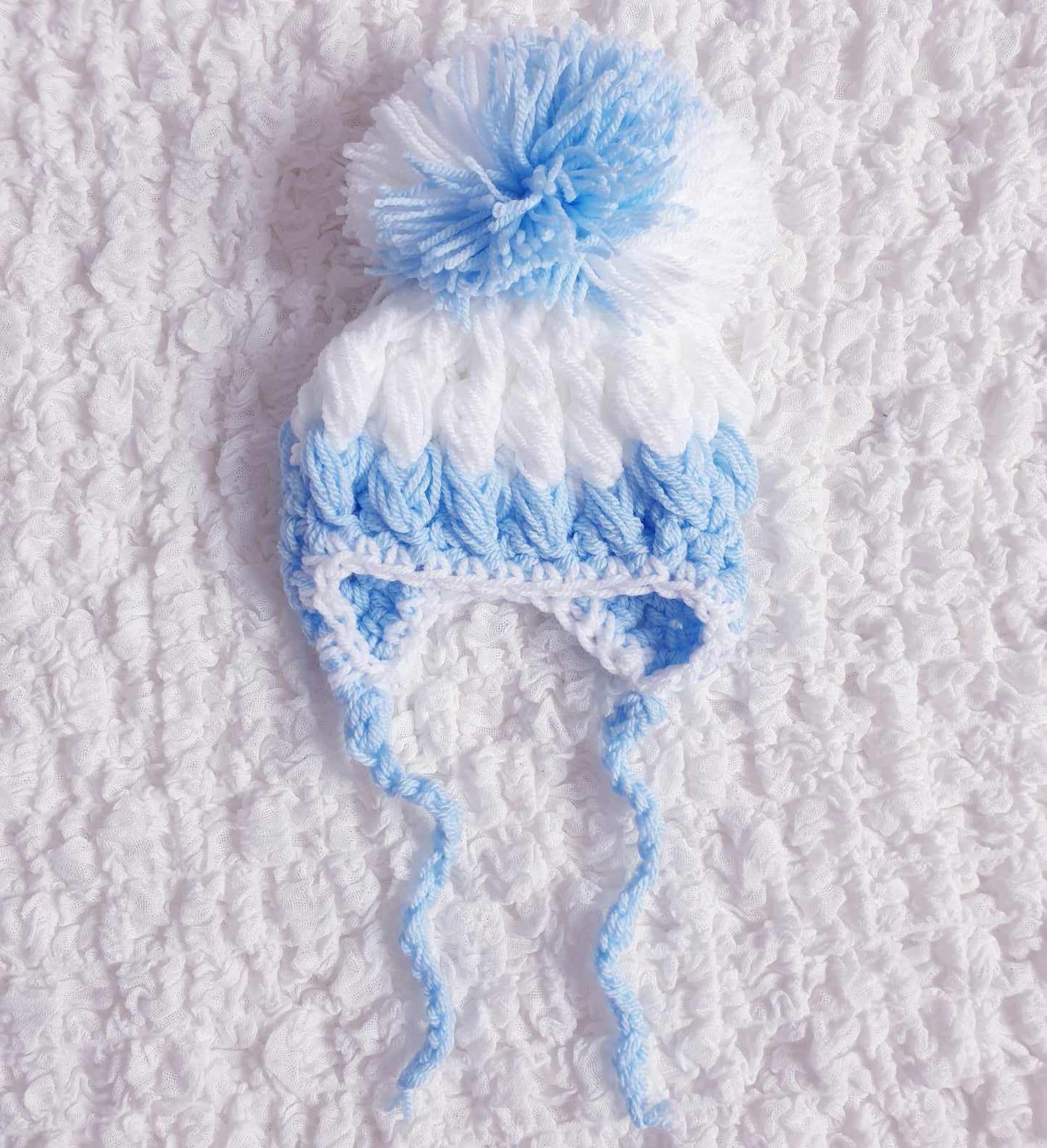 Baby Girls/Boys Hand Knitted Pom Pom Hat 0-6M